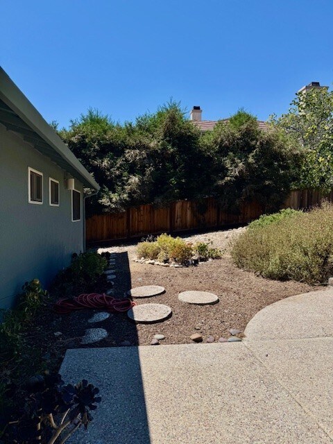 Building Photo - 5117 Myrtle Dr