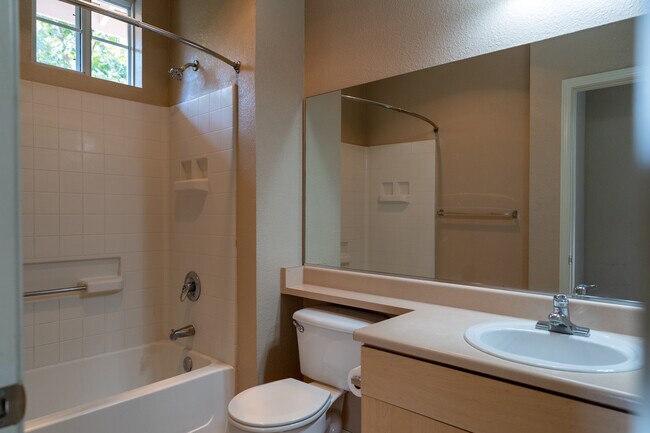 Building Photo - 1327 Auzerais Ave