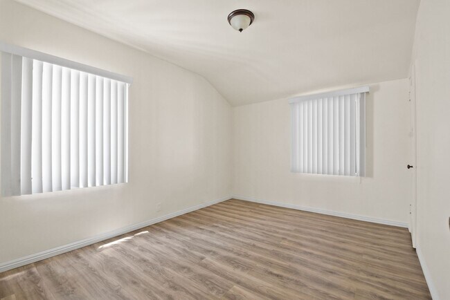 Building Photo - Newly Re-Modeled 3B | 1B home located in Prime Gardena!