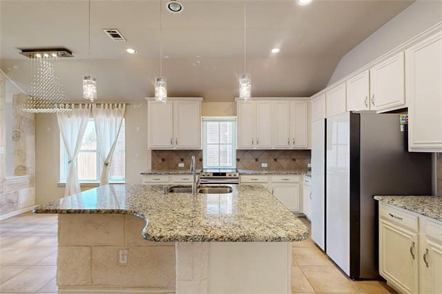 Building Photo - 2949 Mandalay Dr