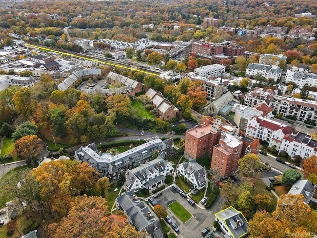 Building Photo - 26 Latimer Ln