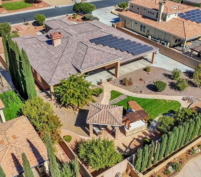 Building Photo - Luxury Home at Stonebrook Estates-Gated Community- 4 Bedrooms, 5 Bathrooms