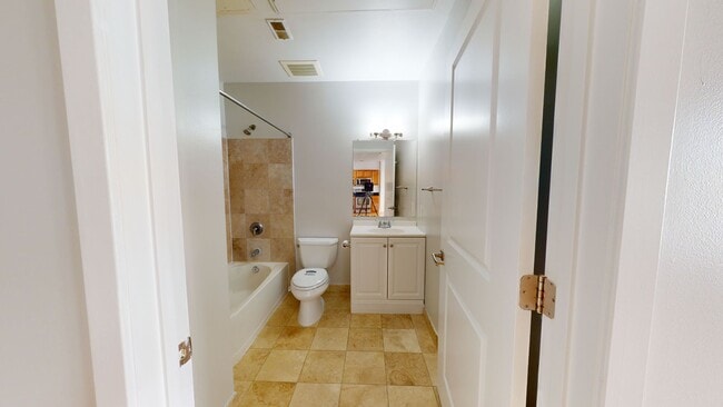 Building Photo - Modern 1 BR w/ SS appliances at The Lofts ...