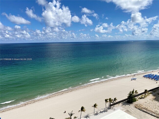 Building Photo - 18911 Collins Ave