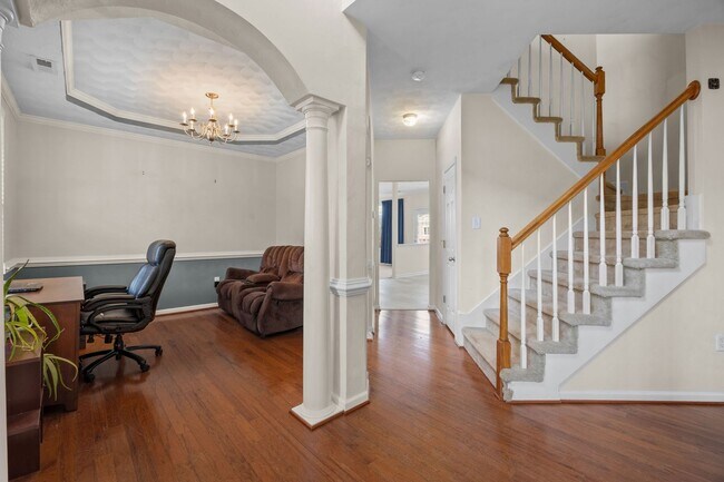 Building Photo - Spacious 5BR Home with Large Backyard in Quiet Chesapeake Neighborhood!