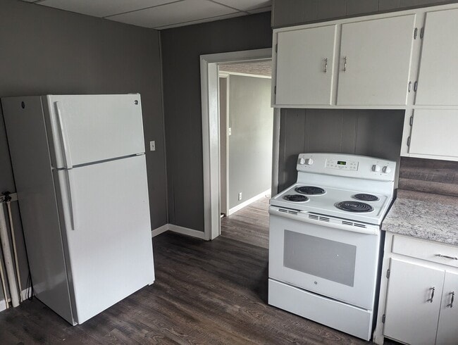 Building Photo - 99 N Gamble St