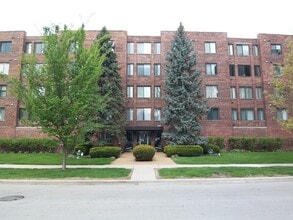 Building Photo - 110 S Dunton Ave