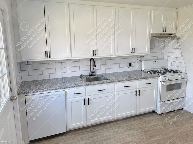 Building Photo - 3 br, 1 bath House - 314 W 36th St