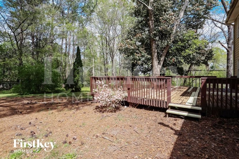Building Photo - 240 Summerwood Ln