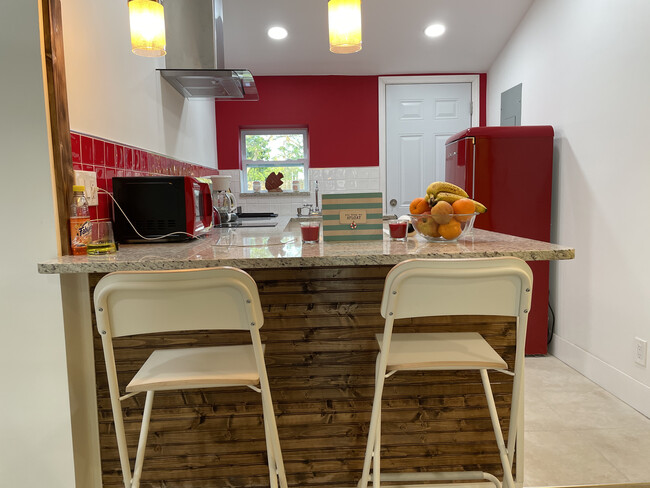 Kitchen dining area - 3914 Serubi Ave