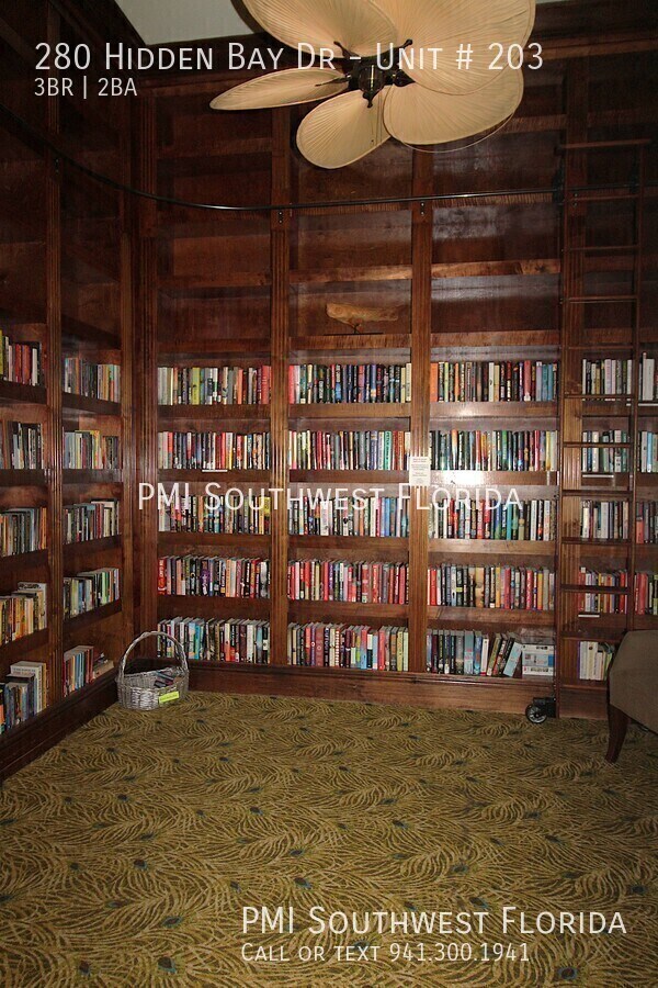 Building Photo - 280 Hidden Bay Dr