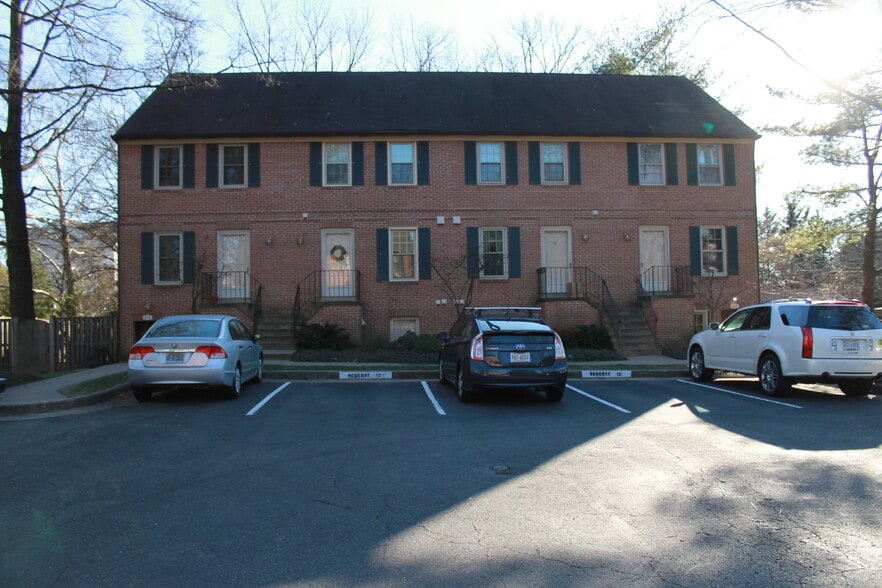 Building Photo - 227 Katie Ct