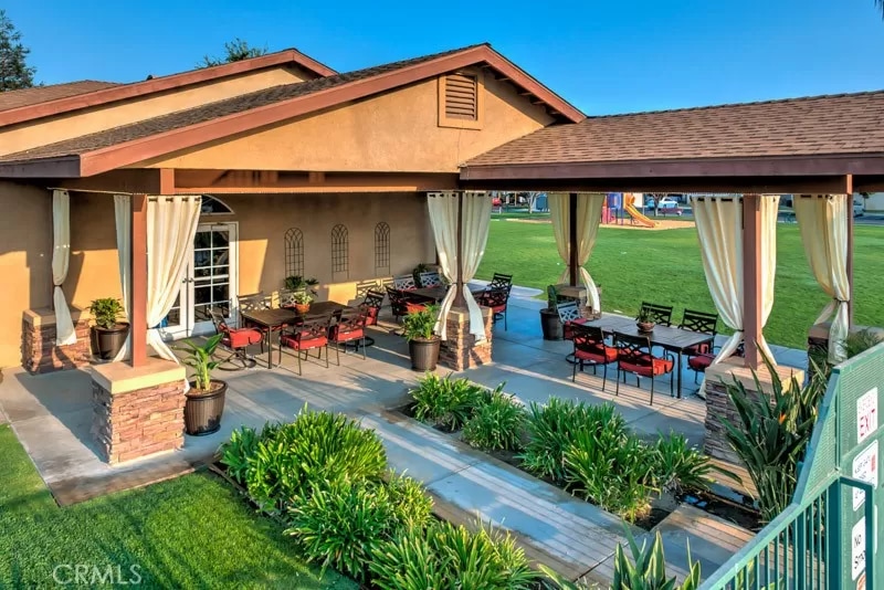 Building Photo - 600 Hosking Ave