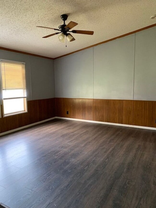 Building Photo - Nice 3 Bed 2 Bath Home! Available Now!