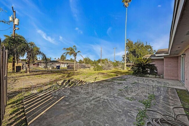 Building Photo - 1110 Walnut Ave