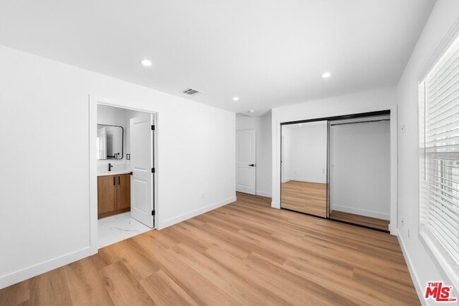 Building Photo - 1258 Mariposa St