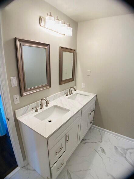 Building Photo - 305 Shepherds Way