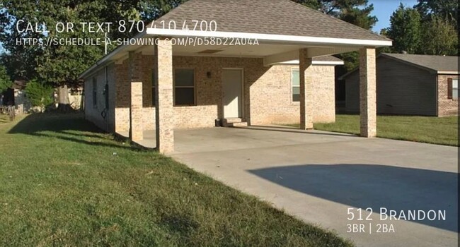 Building Photo - Move in special $800!!  Beautiful 3 bed / ...