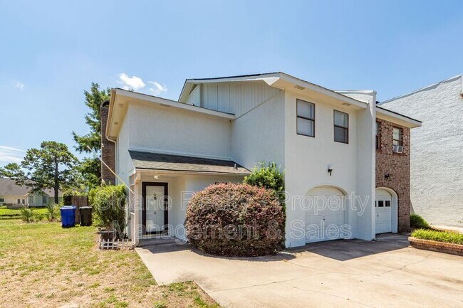 Building Photo - 11 Poets Corner