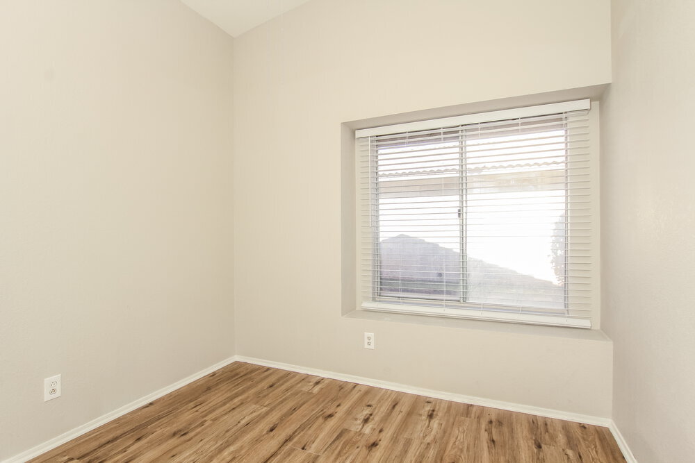 Building Photo - 1144 E Liberty Shores Dr