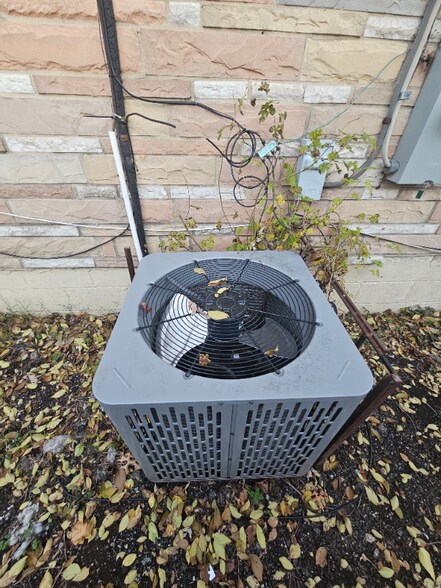 Building Photo - 7724 Normandy Rd