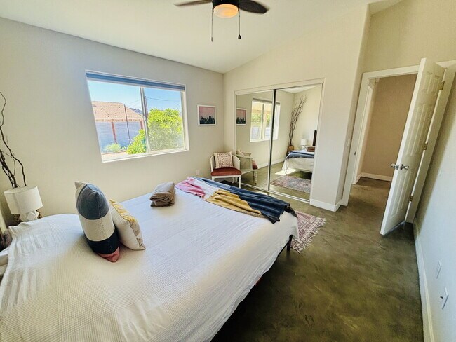 Building Photo - Rare Opportunity for Spacious, Modern Sout...