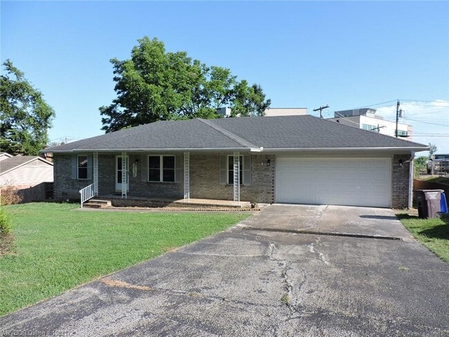 Building Photo - 6724 Riviera Dr