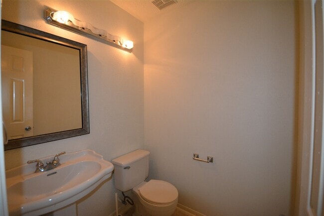 Building Photo - 3106 Rimrock Dr