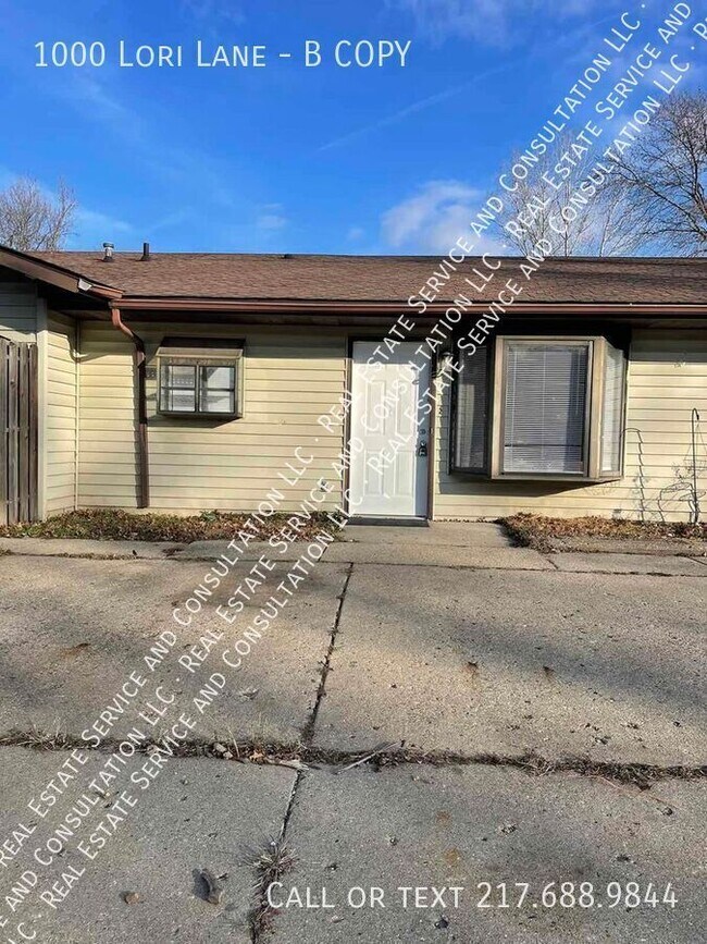 Building Photo - 1000 Lori Ln