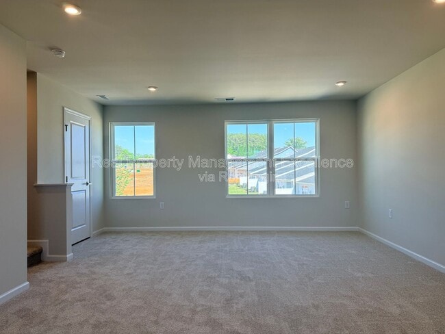 Building Photo - 372 Grand Silo Rd