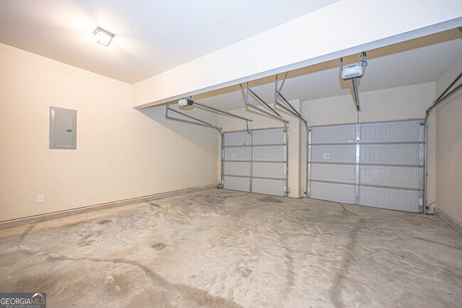 Building Photo - 813 Golden Isles Dr