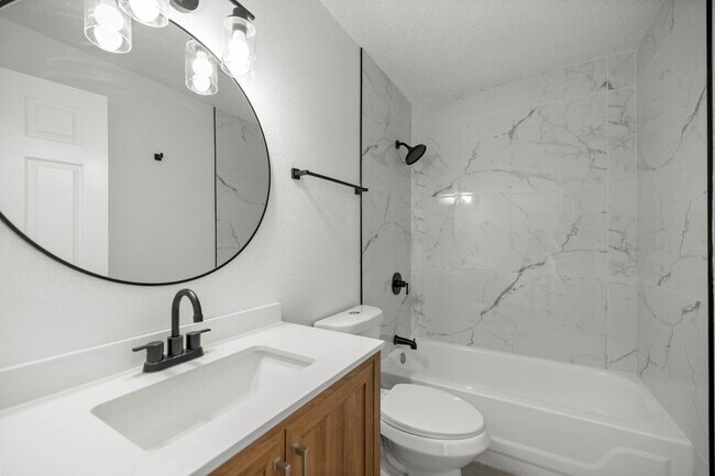 Building Photo - 2955 SE 53rd Ct