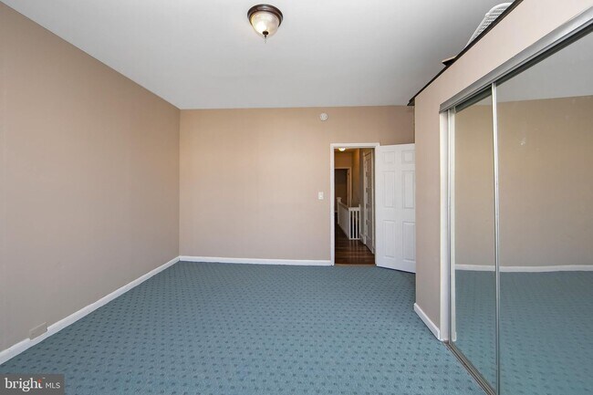 Building Photo - 1078 Morton St