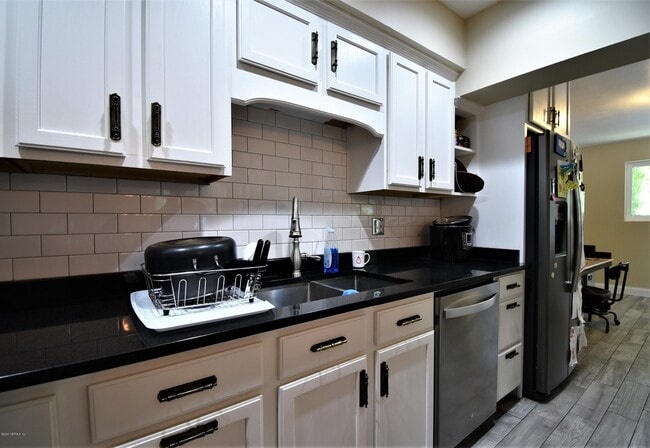 Building Photo - 4641 Blount Ave