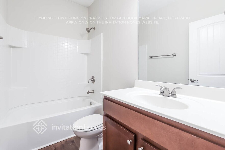 Building Photo - 245 Angela Ln