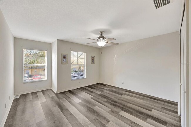 Building Photo - 3870 Island Way