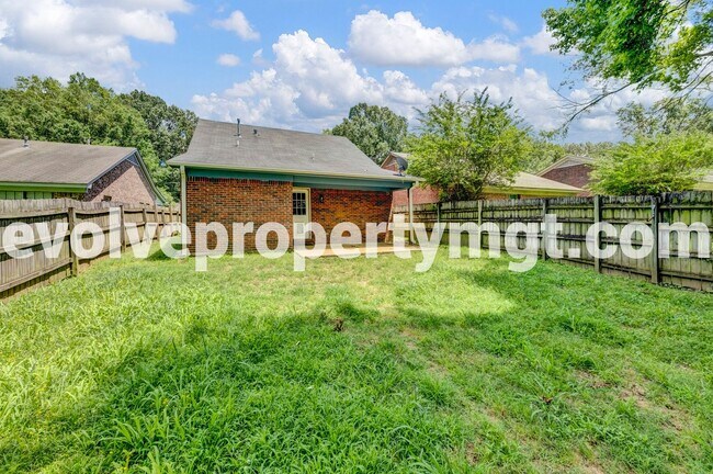 Building Photo - 6843 Maury Dr