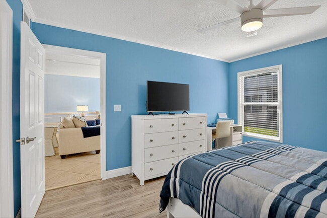 Building Photo - 18731 Stewart Cir