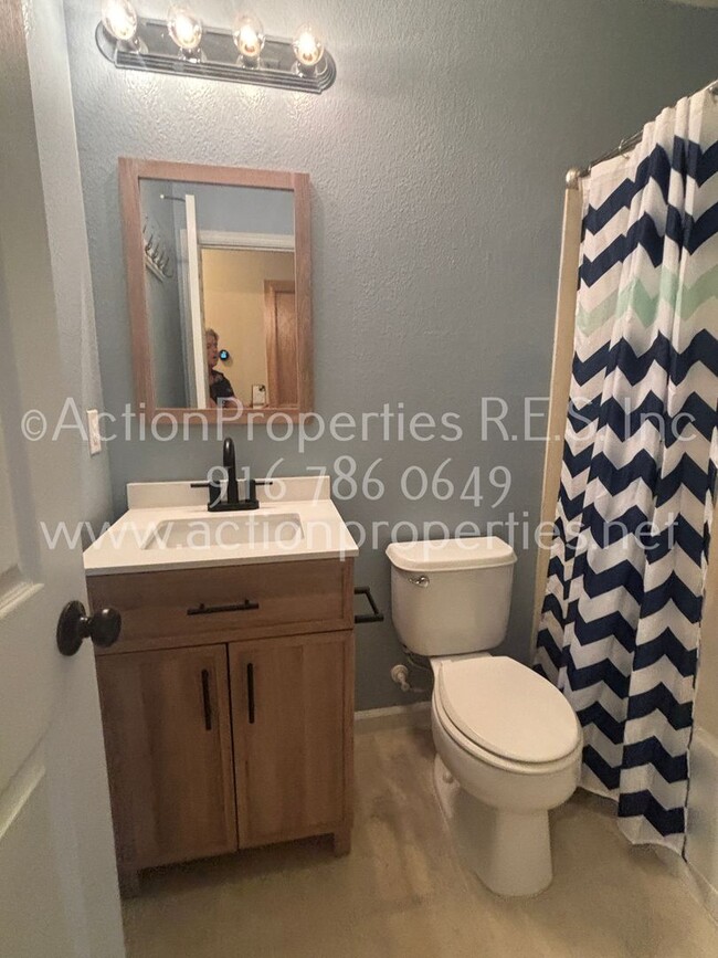 Building Photo - West Roseville LongMeadow 2 Gated, Single ...