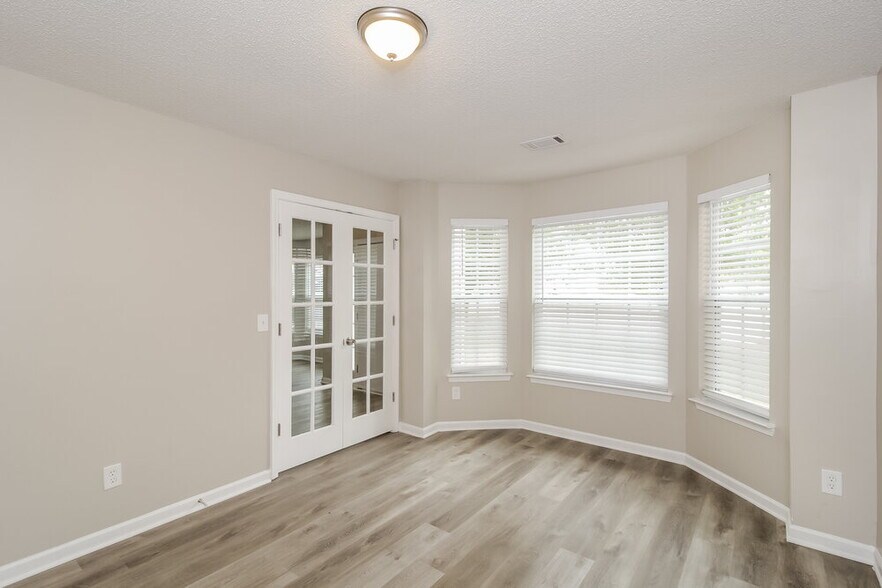 Building Photo - 1037 Summer Cypress Dr