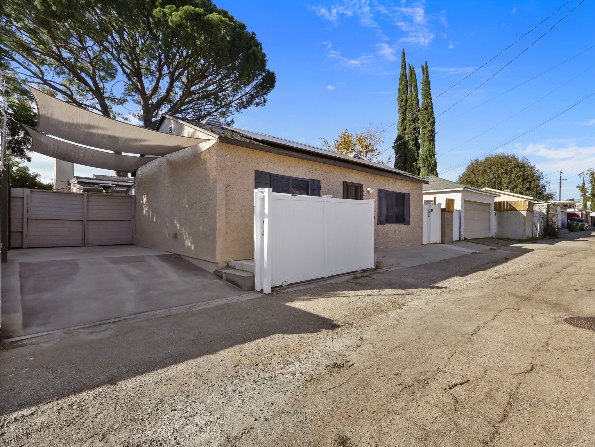 Building Photo - 8828 Chimineas Ave