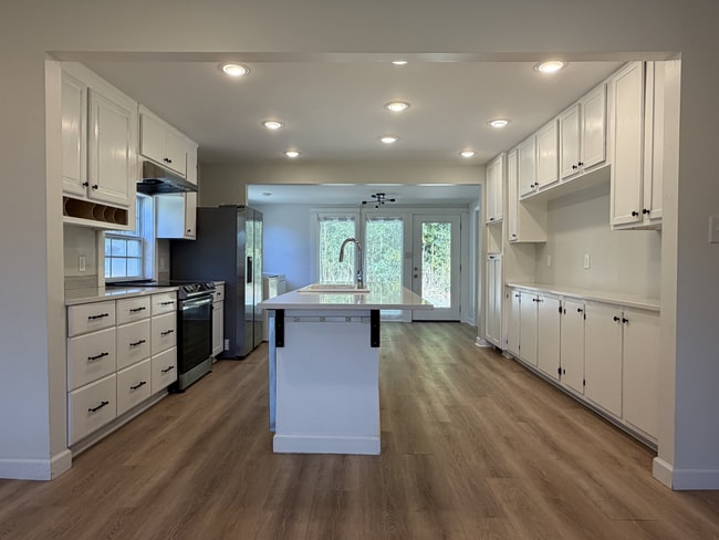 Building Photo - 214 W Union St