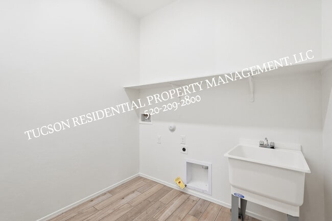 Building Photo - 12859 E Ursa Major Wy