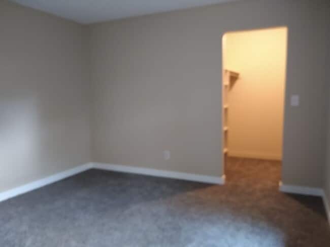Building Photo - 470 S Fenton St