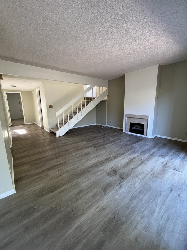 Building Photo - 528 Broderick Way