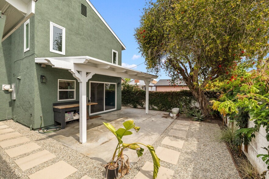 Building Photo - 3852 W 157th St