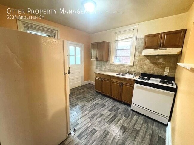 Building Photo - 5534 Ardleigh St