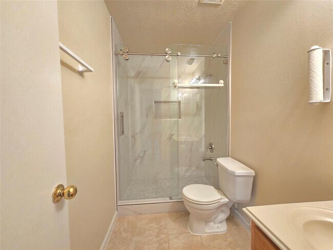 Building Photo - 4011 Lone Dove Ct