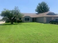 Building Photo - 523 Greenlawn Blvd