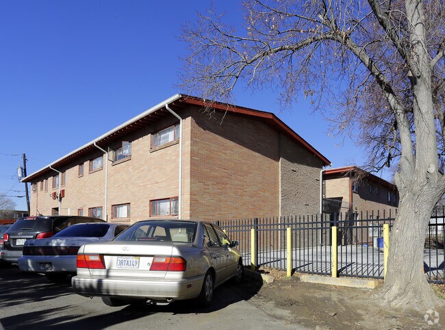 Primary Photo - Montview Apartments